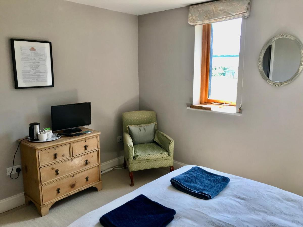 Mulberry Barn Bed & Breakfast Micheldever Екстериор снимка