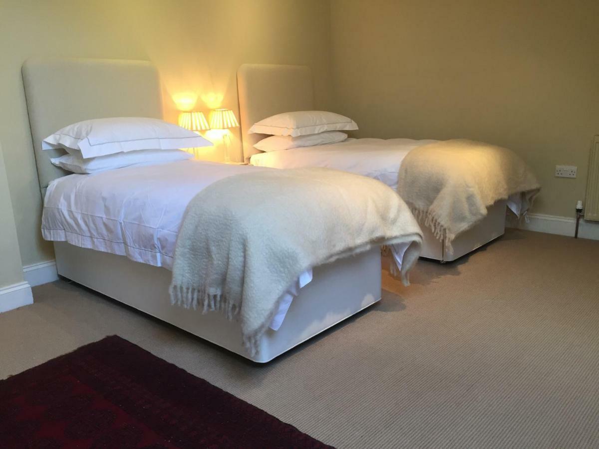 Mulberry Barn Bed & Breakfast Micheldever Екстериор снимка