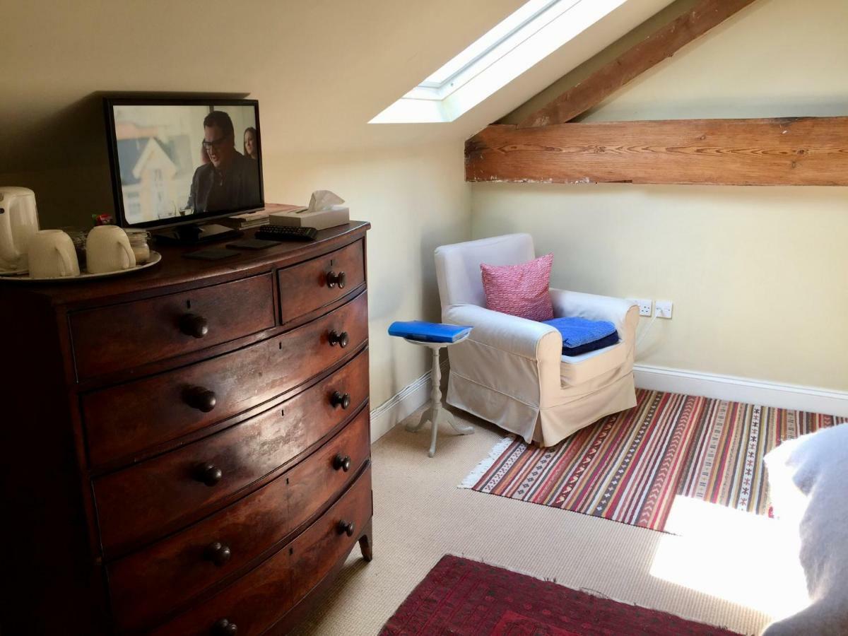 Mulberry Barn Bed & Breakfast Micheldever Екстериор снимка