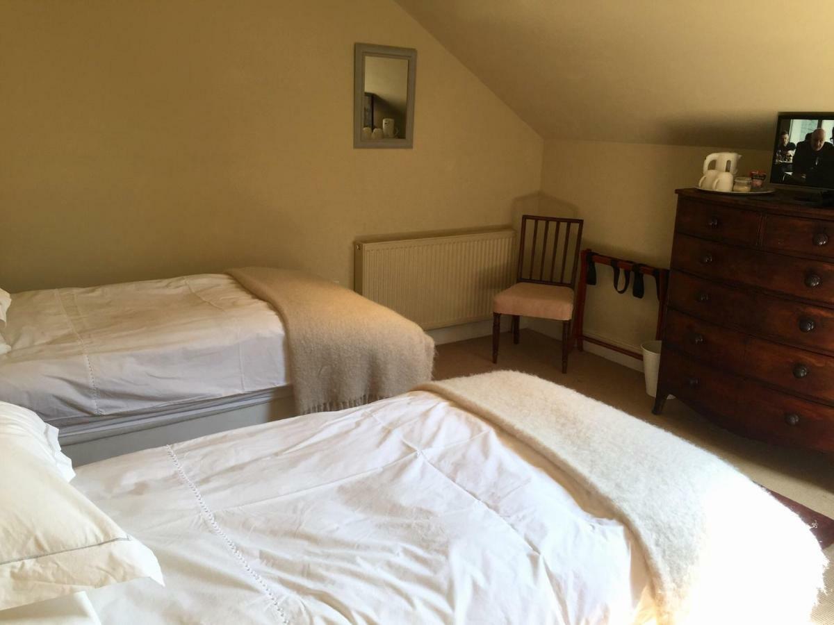 Mulberry Barn Bed & Breakfast Micheldever Екстериор снимка